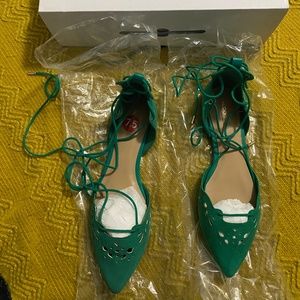 Green tie up casual shoe